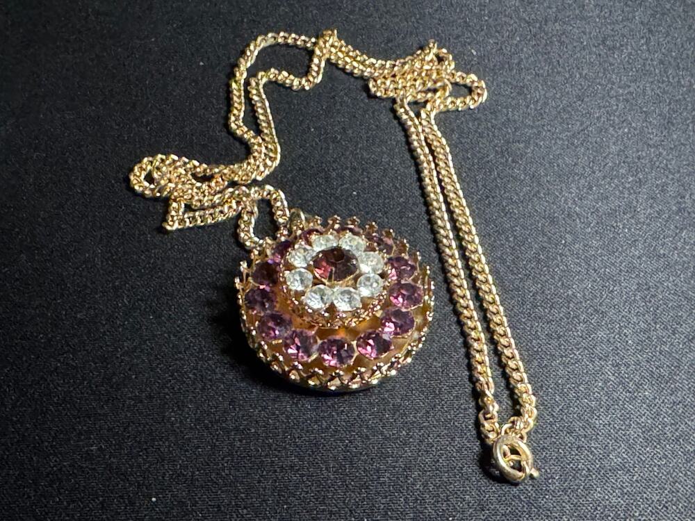 Pegasus Coro Vintage Round Purple & Clear Rhinestone Gold Tone 22in Necklace
